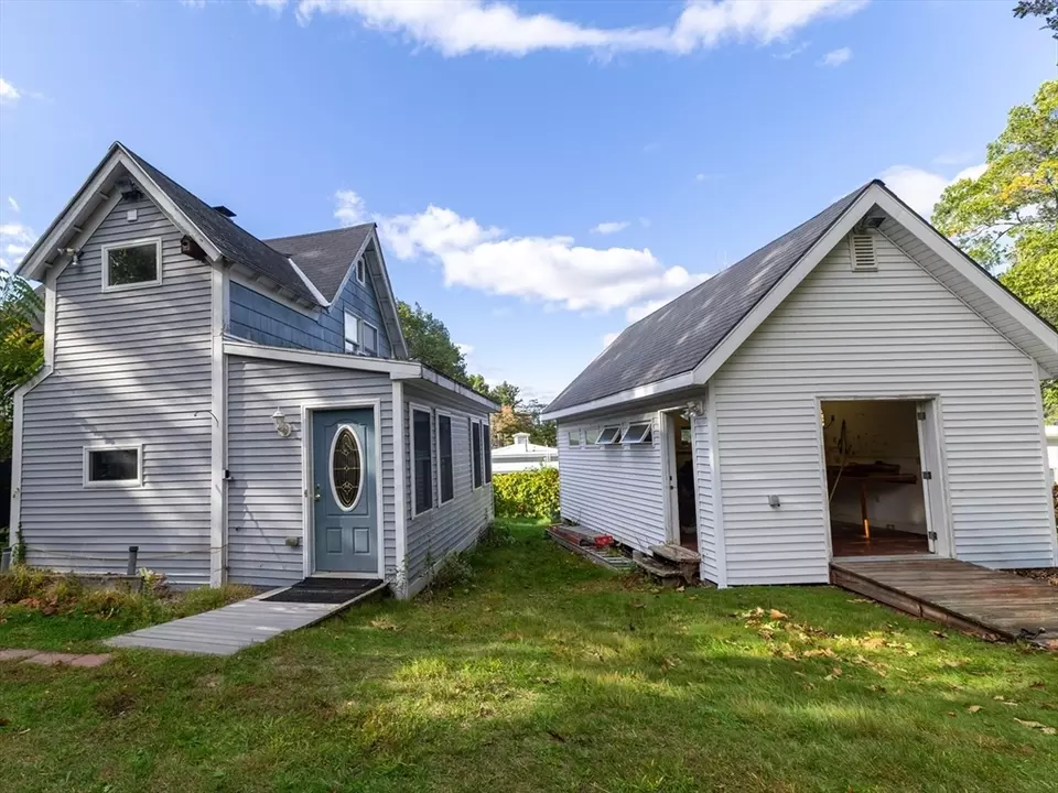 Exterior - 1479 Main St, Leominster, MA 01453 photo 1 of 2
