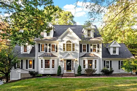 89 School House Ln, Boxborough, MA 01719