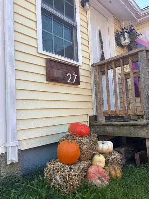 27 Ell Rd, Holbrook, MA 02343