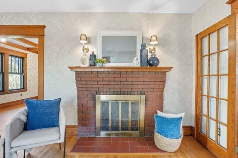 Entry Way - 15 Bronson Ter, Springfield, MA 01108 photo 3 of 4