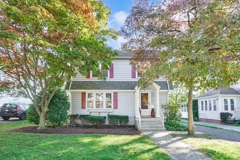 15 Bronson Ter, Springfield, MA 01108