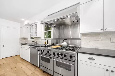 1088 Main St, Hingham, MA 02043 photo 11