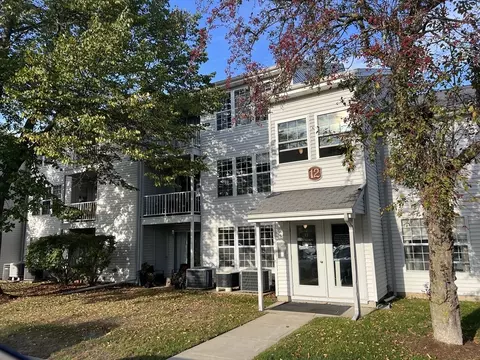 12 Walden Dr #19, Natick, MA 01760