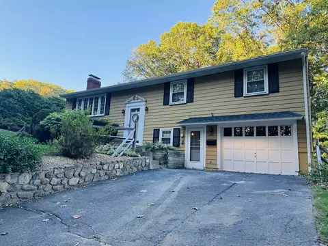 201 Prescott Rd, Whitinsville, MA 01588