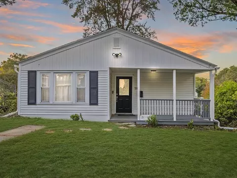 19 Forest Dr, Auburn, MA 01501