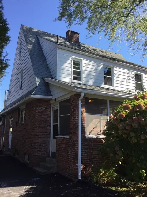 24 Bangor St, Springfield, MA 01118 photo 4