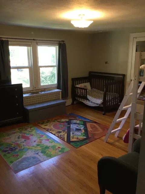 24 Bangor St, Springfield, MA 01118 photo 15