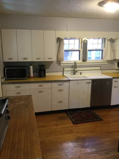 24 Bangor St, Springfield, MA 01118 photo 12