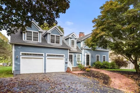 61 Scotland St, Hingham, MA 02043