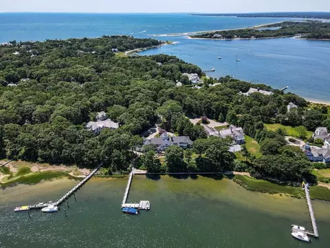 168 Garrison Ln, Barnstable, MA 02655