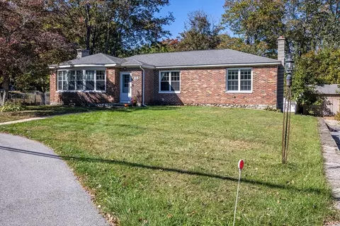 220 W Main St, Dudley, MA 01571