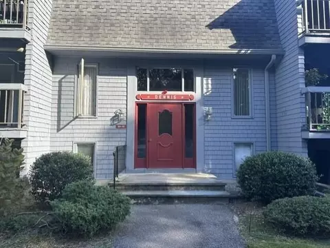 432 Old Chatham Rd #103, Dennis, MA 02660
