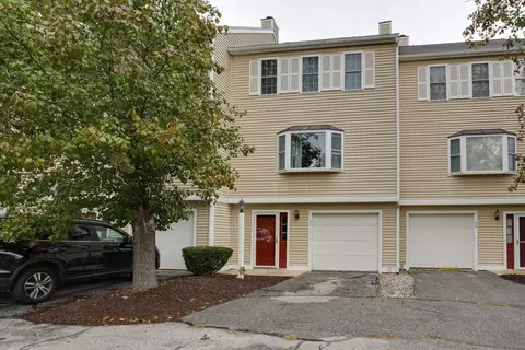 31 Whittier Meadows Dr #31, Amesbury, MA 01913