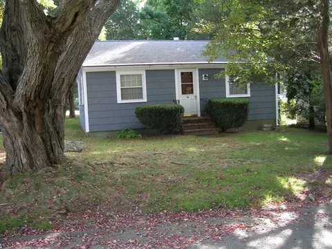 47 Brunswick St, Marshfield, MA 02050