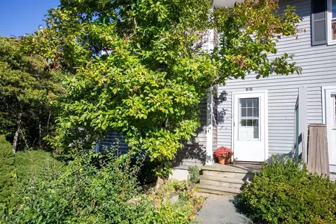 11 Village Green Dr #B, Sagamore Beach, MA 02562