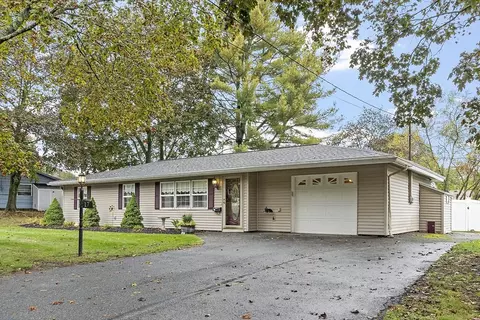 17 Trask Rd, Peabody, MA 01960