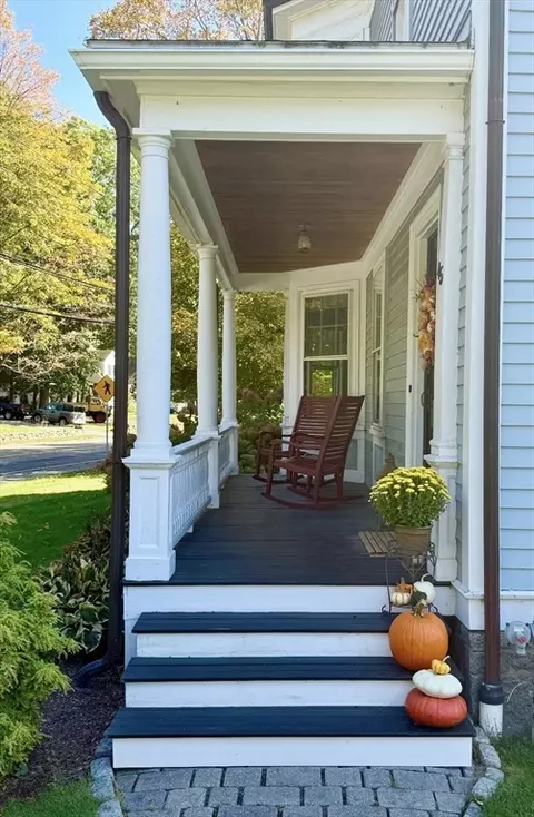 45 Walnut Rd, Hamilton, MA 01982 photo 2