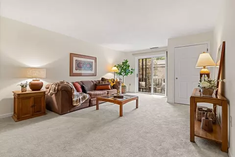 7 Ledgewood Way #11, Peabody, MA 01960