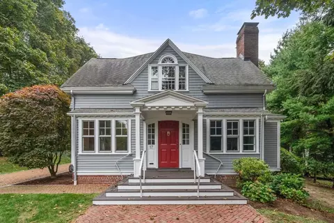 17 Longfellow Rd, Wellesley, MA 02481