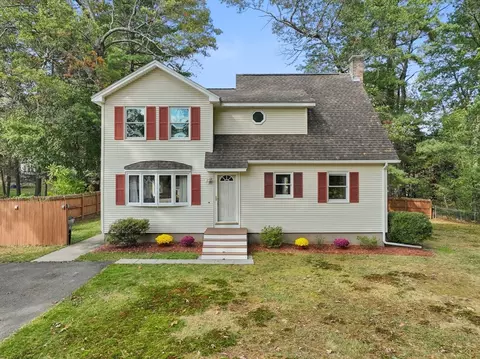 28 Gargon Ter, Southwick, MA 01077
