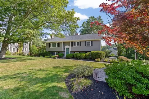 14 Aberdeen Dr, Scituate, MA 02066