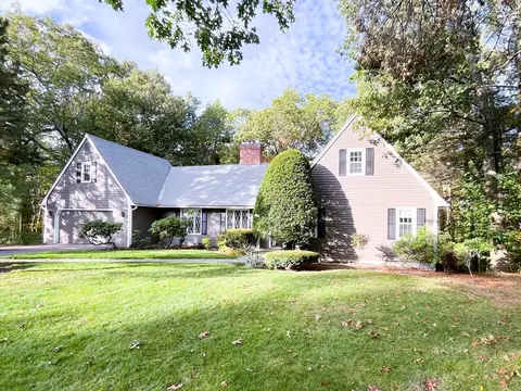 47 Banbury Ln, Holden, MA 01520