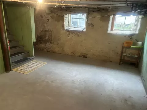 82 Wellington St, Fall River, MA 02720 photo 4