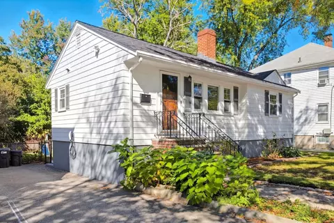33 Brook Rd, Quincy, MA 02169