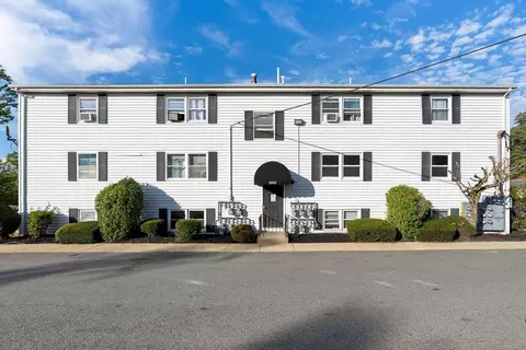 3682 N Main St #7, Fall River, MA 02720