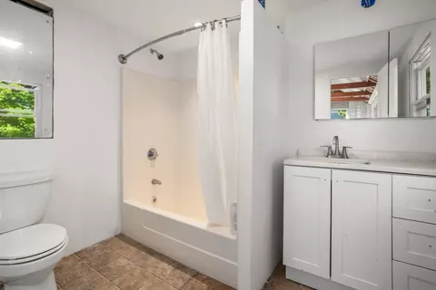 Bath - 25 Martin Rd, Reading, MA 01867 photo 1 of 4