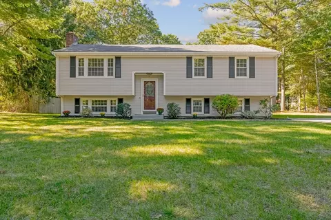 7 Sansome St, Plymouth, MA 02360