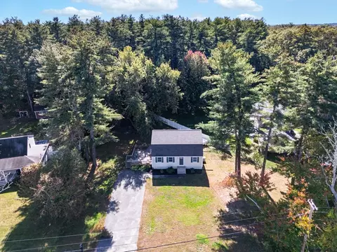 470 Hodges St, Taunton, MA 02780