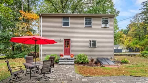 79 Andover St, Georgetown, MA 01833