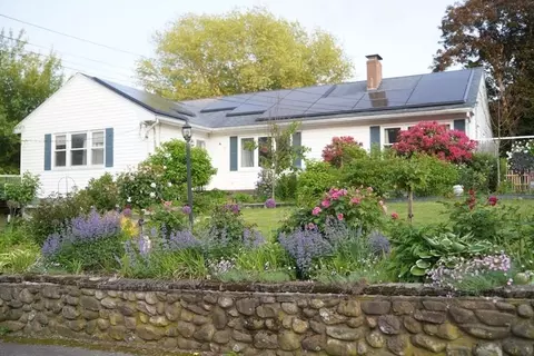 8 Margaret Rd, Sharon, MA 02067