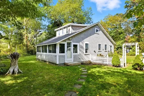 38 N Dennis Rd, Yarmouth, MA 02664