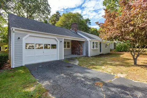 1 Hamblin Hl, Yarmouth, MA 02675