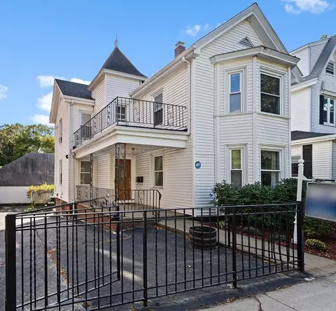 70 Highland Ave, Somerville, MA 02143