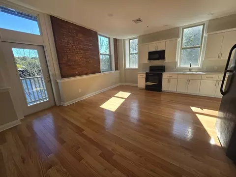 72 River St #4, Haverhill, MA 01832