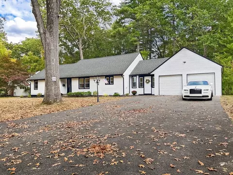 19 Normandy Rd, Springfield, MA 01106 photo 4