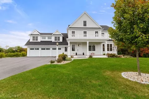 48 Graystone Ln, Natick, MA 01760