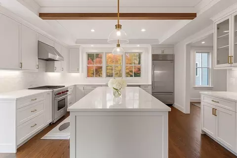 48 Graystone Ln, Natick, MA 01760 photo 3