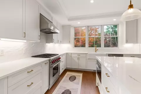 48 Graystone Ln, Natick, MA 01760 photo 4