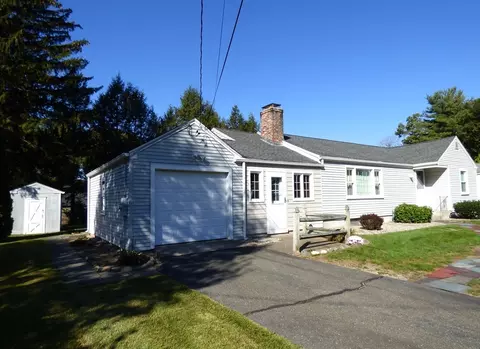96 Winding Ln, Springfield, MA 01118 photo 4