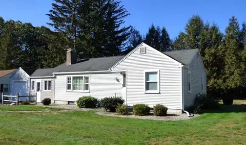 96 Winding Ln, Springfield, MA 01118 photo 3
