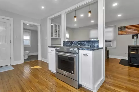 274 Abbott St, Springfield, MA 01118 photo 10