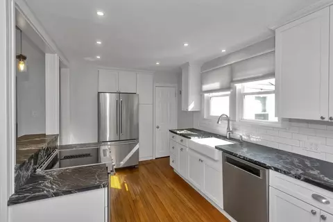 274 Abbott St, Springfield, MA 01118 photo 7