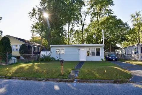 34 Wallace St, Springfield, MA 01119 photo 5