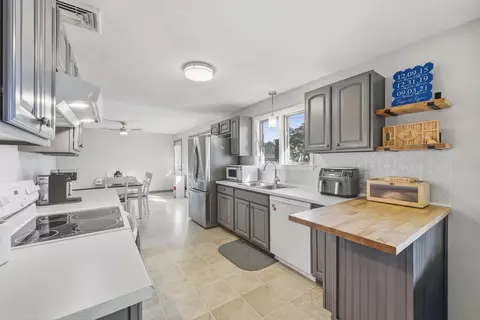 Kitchen - 20 Connolly St, Springfield, MA 01151 photo 1 of 6
