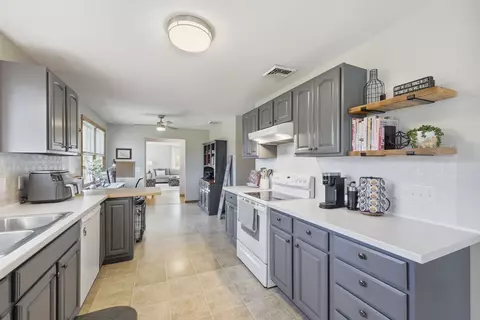 Kitchen - 20 Connolly St, Springfield, MA 01151 photo 5 of 6
