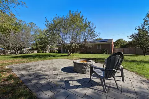 Exterior - 20 Connolly St, Springfield, MA 01151 photo 10 of 11